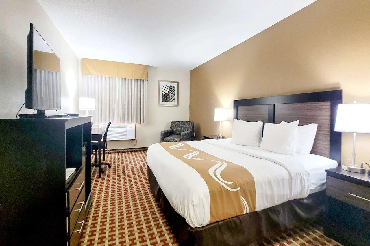 Quality & Hotel